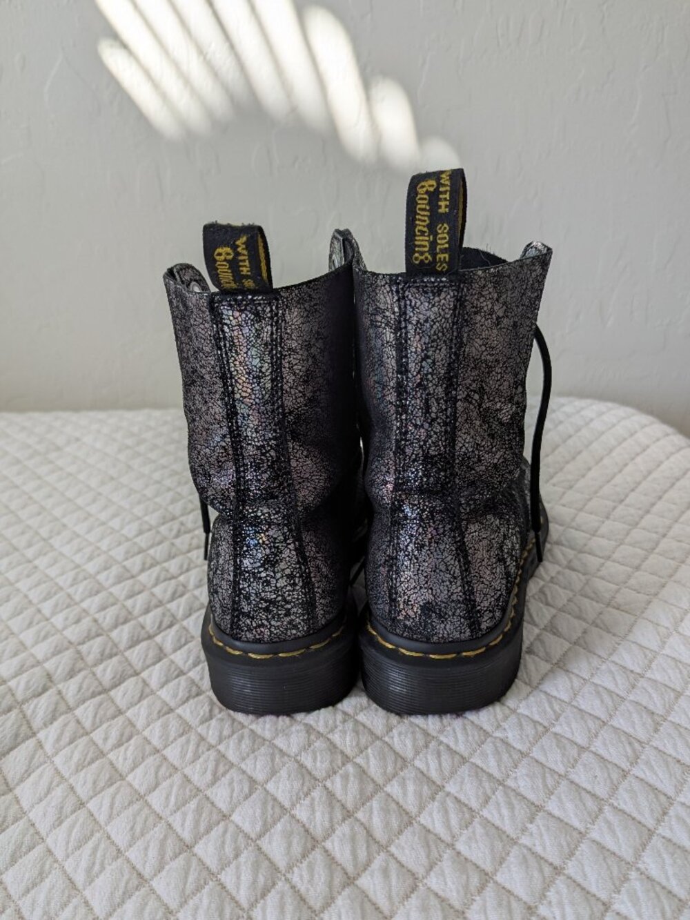 Dr. Martens 1460 Pascal Iridescent Crackle Boots size 8 - Picture 4 of 10